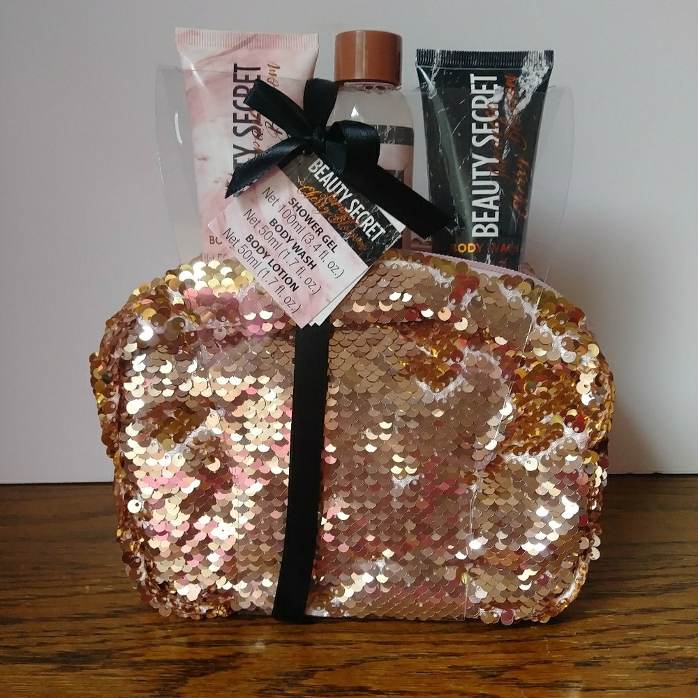 Beauty secret cosmetic bag